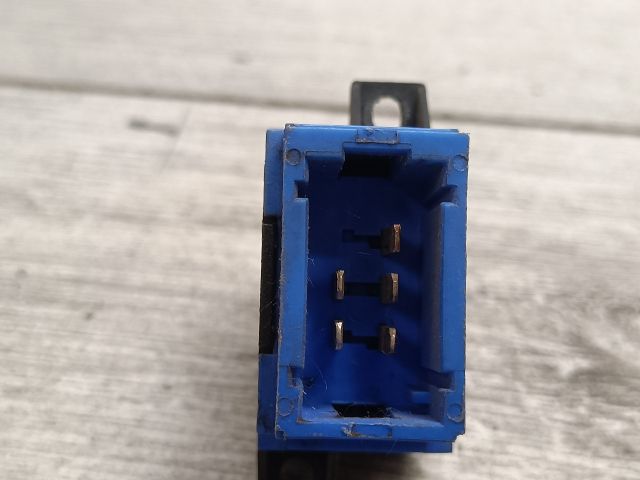 bontott RENAULT LAGUNA I Bal első Ablakemelő Kapcsoló