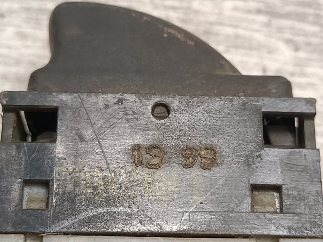 bontott RENAULT LAGUNA I Bal első Ablakemelő Kapcsoló