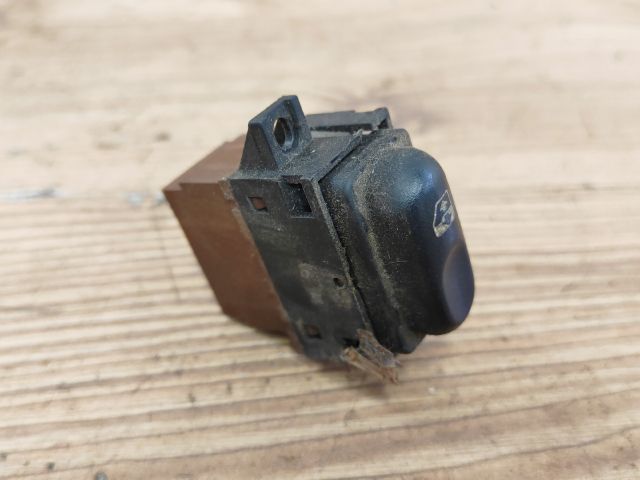 bontott RENAULT LAGUNA I Bal első Ablakemelő Kapcsoló