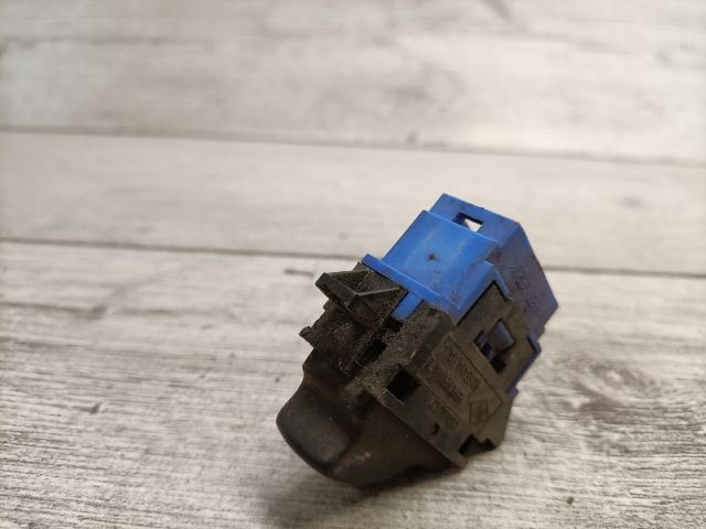 bontott RENAULT LAGUNA I Bal első Ablakemelő Kapcsoló