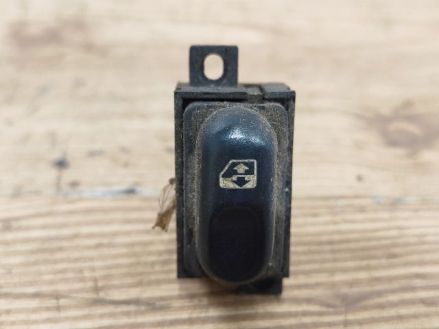 bontott RENAULT LAGUNA I Bal első Ablakemelő Kapcsoló