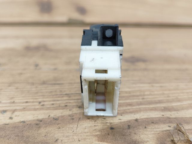 bontott RENAULT LAGUNA I Bal első Ablakemelő Kapcsoló