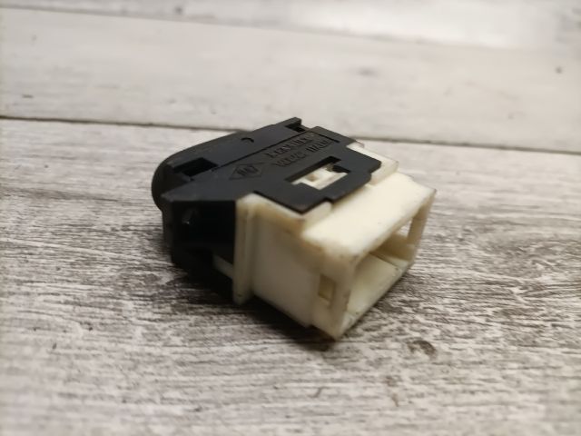 bontott RENAULT LAGUNA I Bal első Ablakemelő Kapcsoló