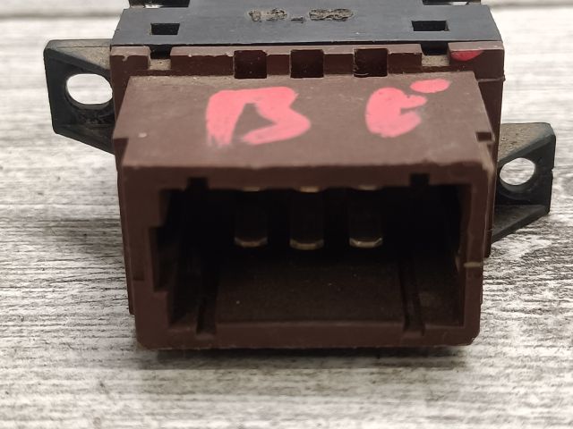 bontott RENAULT LAGUNA I Bal első Ablakemelő Kapcsoló