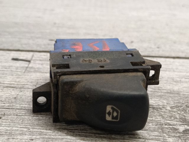 bontott RENAULT LAGUNA I Bal első Ablakemelő Kapcsoló