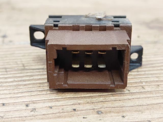 bontott RENAULT LAGUNA I Bal első Ablakemelő Kapcsoló