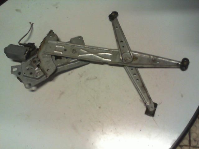 bontott RENAULT LAGUNA I Bal első Ablakemelő Szerkezet (Elektromos)