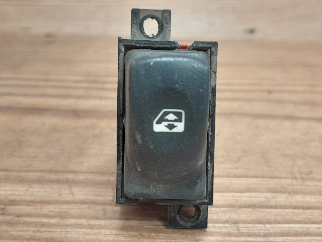 bontott RENAULT LAGUNA I Bal hátsó Ablakemelő Kapcsoló