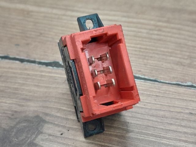 bontott RENAULT LAGUNA I Bal hátsó Ablakemelő Kapcsoló