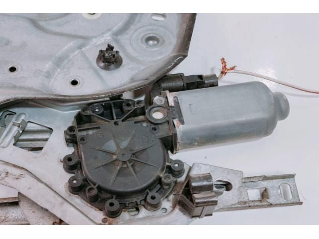 bontott RENAULT LAGUNA I Bal hátsó Ablakemelő Szerkezet (Elektromos)