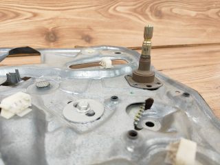 bontott RENAULT LAGUNA I Bal hátsó Ablakemelő Szerkezet (Mechanikus)