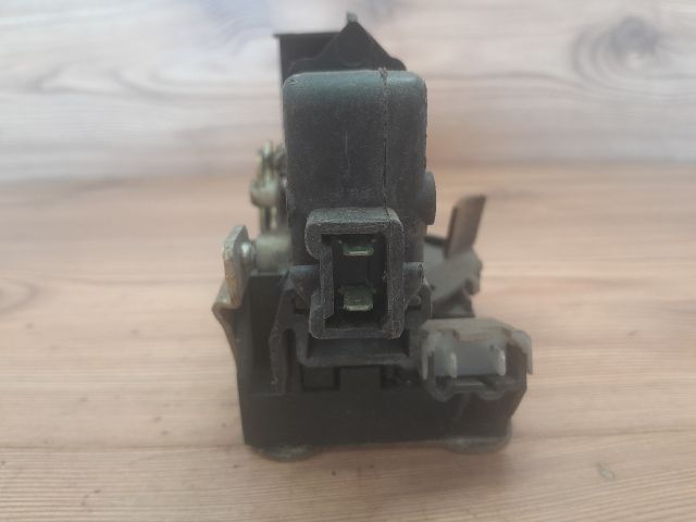 bontott RENAULT LAGUNA I Bal hátsó Ajtózár