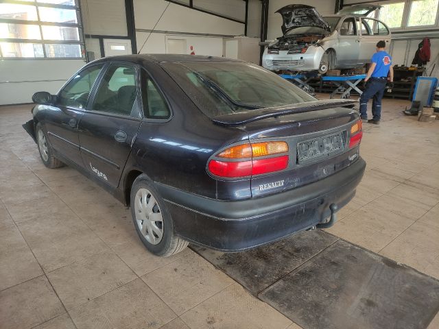 bontott RENAULT LAGUNA I Bal hátsó Belső Küszöb Burkolat