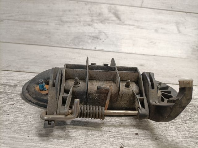 bontott RENAULT LAGUNA I Bal hátsó Külső Kilincs