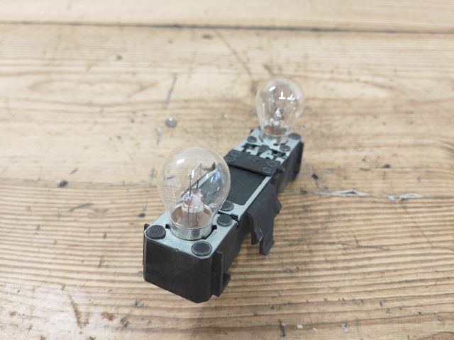 bontott RENAULT LAGUNA I Bal Hátsó Lámpa Foglalat