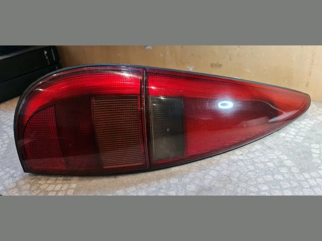 bontott RENAULT LAGUNA I Bal Hátsó Lámpa