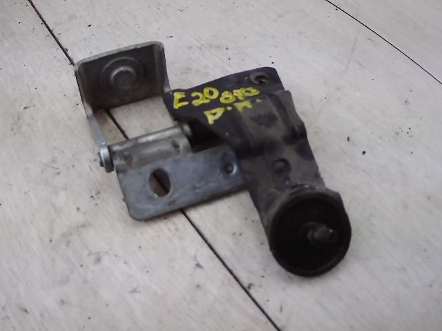 bontott RENAULT LAGUNA I Bal hátsó Zsanér