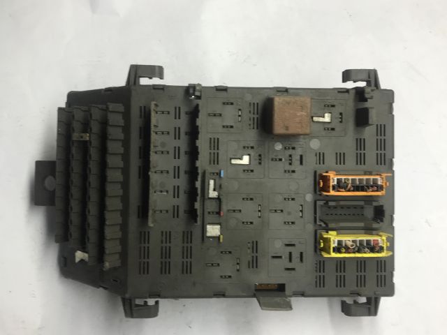 bontott RENAULT LAGUNA I Biztosítéktábla Utastér