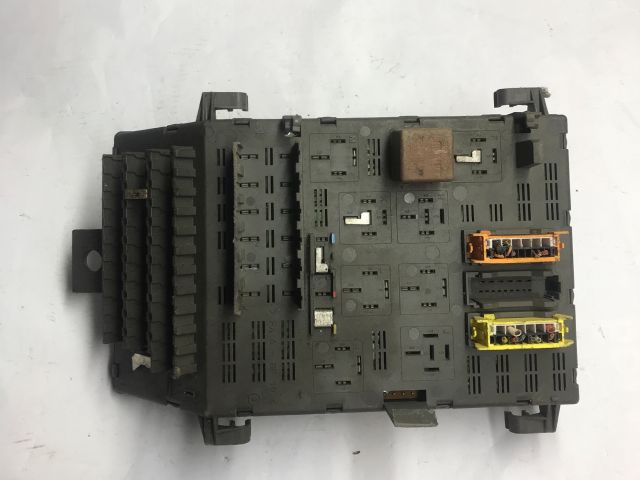 bontott RENAULT LAGUNA I Biztosítéktábla Utastér