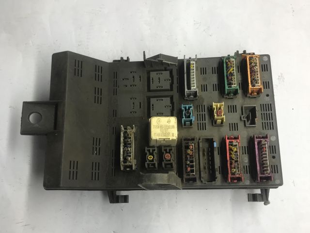 bontott RENAULT LAGUNA I Biztosítéktábla Utastér