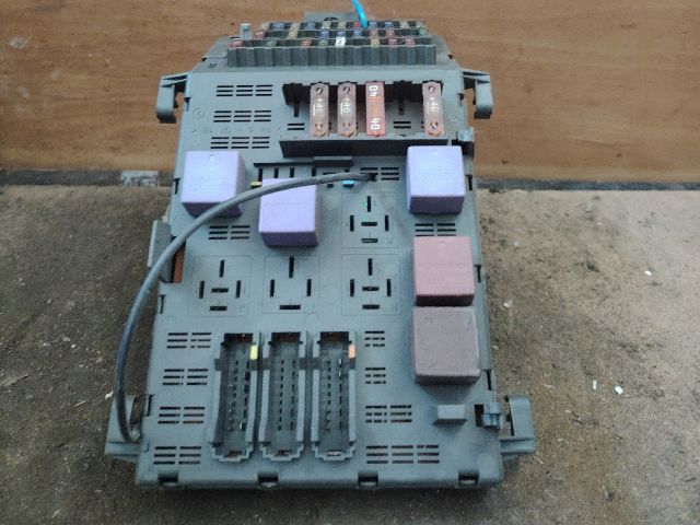 bontott RENAULT LAGUNA I Biztosítéktábla Utastér