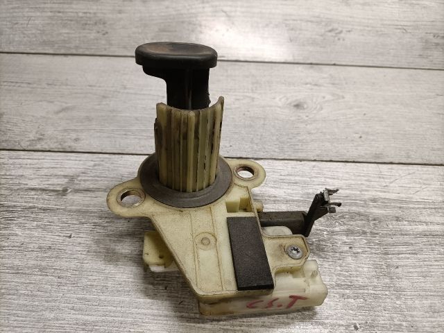 bontott RENAULT LAGUNA I Csomagtér Nyitó Kar / Gomb