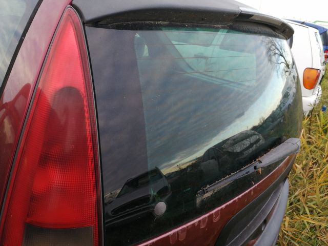 bontott RENAULT LAGUNA I Csomagtérajtó (Részeivel)