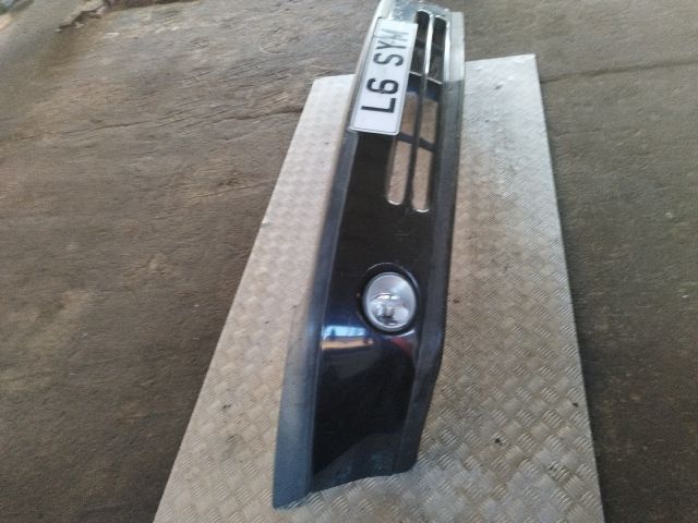 bontott RENAULT LAGUNA I Első Lökhárító (Részeivel)