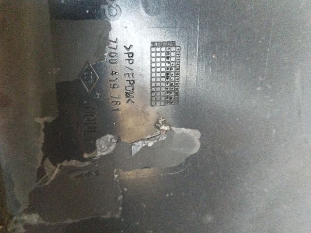 bontott RENAULT LAGUNA I Első Lökhárító (Részeivel)