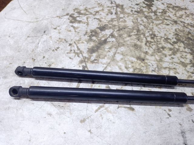 bontott RENAULT LAGUNA I Gázrugós Kitámasztó Teleszkóp Pár Csomagtérajtó