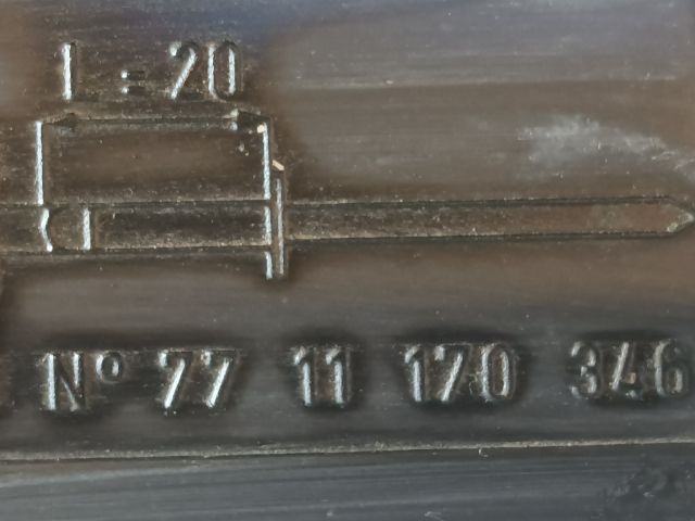 bontott RENAULT LAGUNA I Hátsó Lámpa Középső