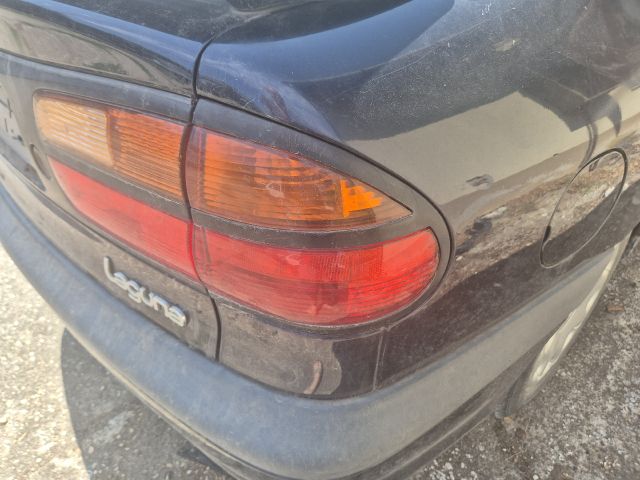 bontott RENAULT LAGUNA I Hátsó Lökhárító (Részeivel)