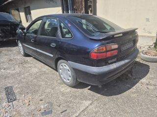 bontott RENAULT LAGUNA I Hátsó Lökhárító (Részeivel)