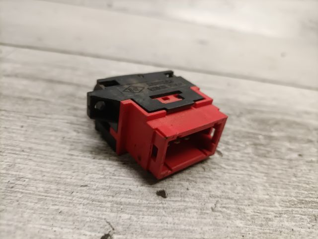 bontott RENAULT LAGUNA I Jobb első Ablakemelő Kapcsoló