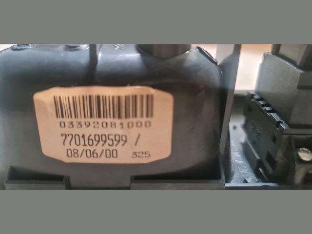 bontott RENAULT LAGUNA I Jobb első Ablakemelő Kapcsoló