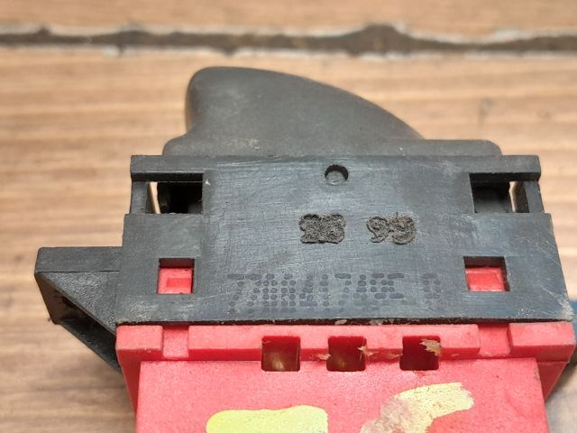 bontott RENAULT LAGUNA I Jobb első Ablakemelő Kapcsoló