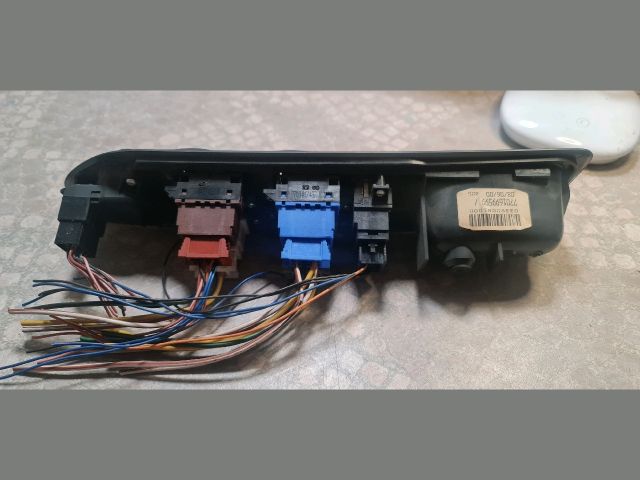 bontott RENAULT LAGUNA I Jobb első Ablakemelő Kapcsoló