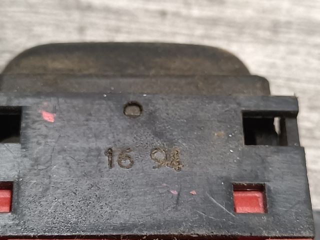 bontott RENAULT LAGUNA I Jobb első Ablakemelő Kapcsoló