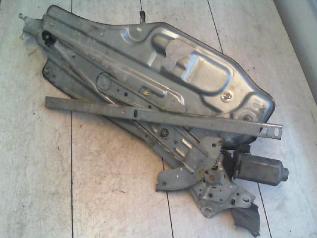 bontott RENAULT LAGUNA I Jobb első Ablakemelő Szerkezet (Elektromos)