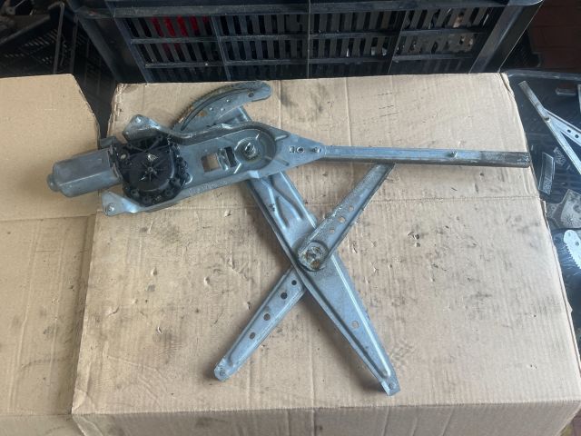 bontott RENAULT LAGUNA I Jobb első Ablakemelő Szerkezet (Mechanikus)