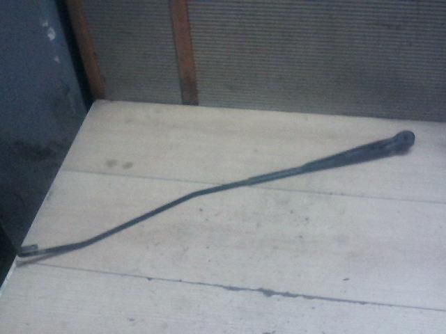 bontott RENAULT LAGUNA I Jobb első Ablaktörlő Kar