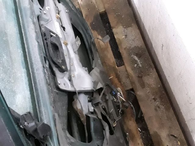 bontott RENAULT LAGUNA I Jobb első Ajtó (Részeivel)