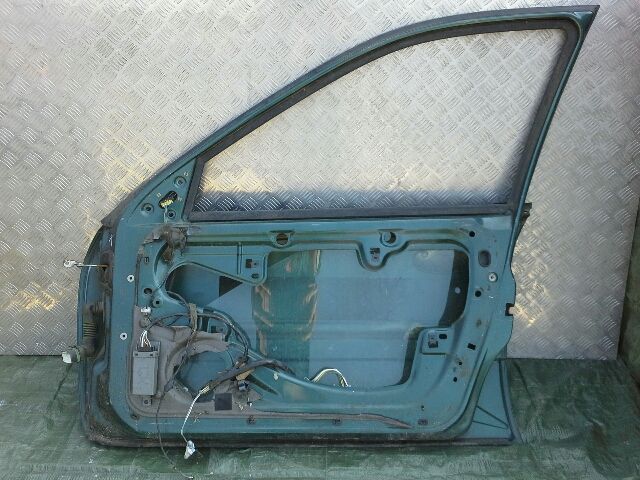 bontott RENAULT LAGUNA I Jobb első Ajtó (Részeivel)