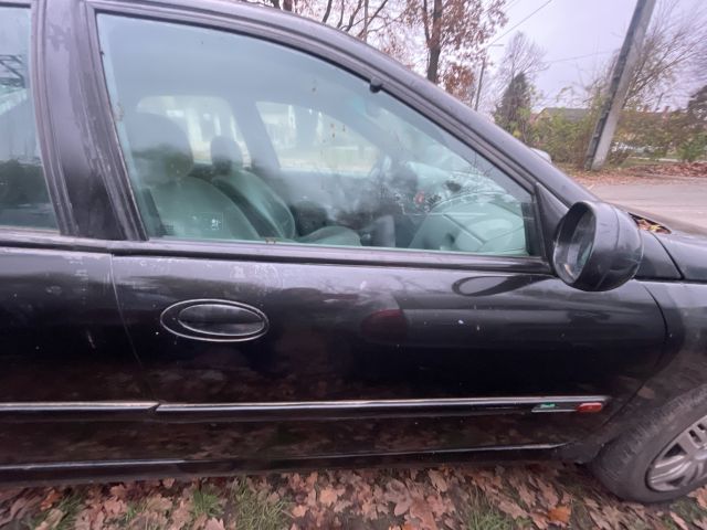 bontott RENAULT LAGUNA I Jobb első Ajtó (Üres lemez)