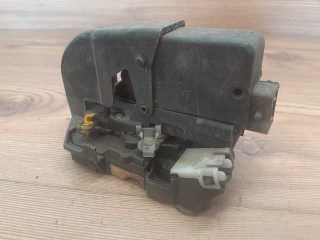 bontott RENAULT LAGUNA I Jobb első Ajtózár