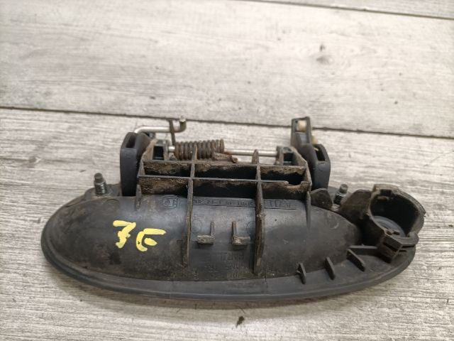 bontott RENAULT LAGUNA I Jobb első Külső Kilincs