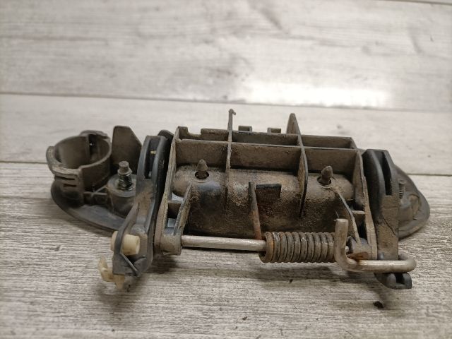 bontott RENAULT LAGUNA I Jobb első Külső Kilincs