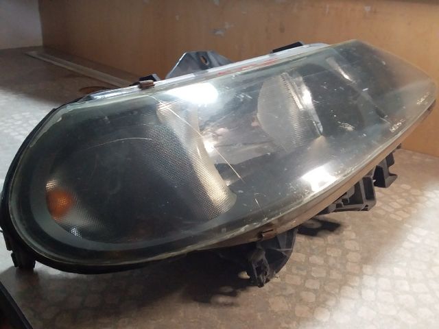 bontott RENAULT LAGUNA I Jobb Fényszóró