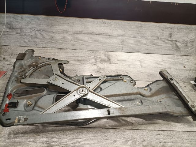 bontott RENAULT LAGUNA I Jobb hátsó Ablakemelő Szerkezet (Mechanikus)