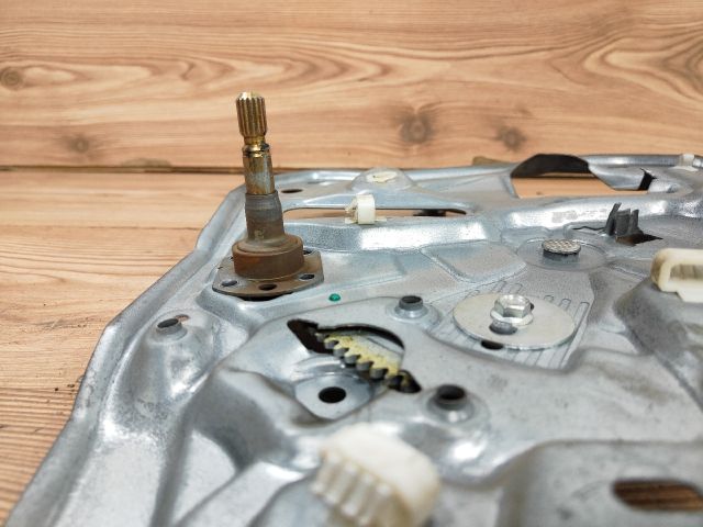 bontott RENAULT LAGUNA I Jobb hátsó Ablakemelő Szerkezet (Mechanikus)